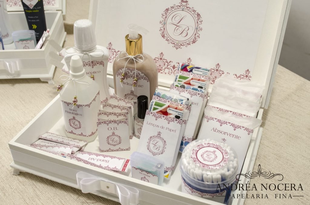 Kit Toalete Branco e Rosa para Casamento