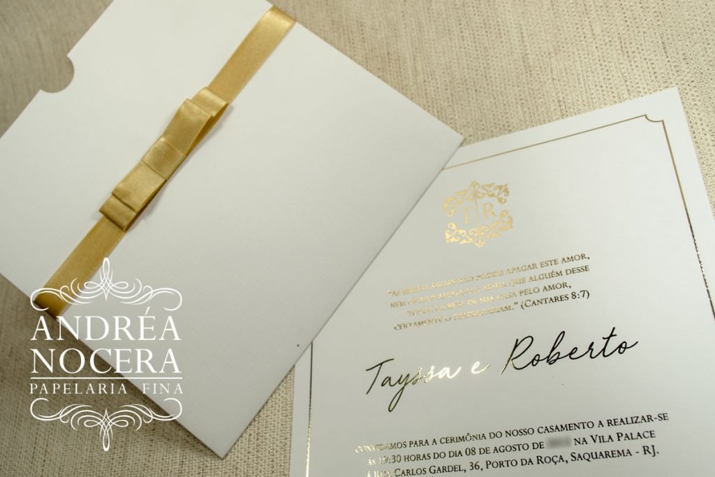 Convite com Texto em Hot-Stamping Dourado