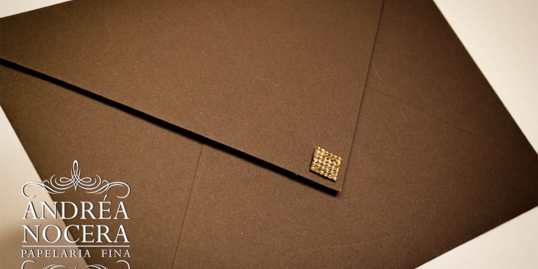 Convite com ponteira Metálica