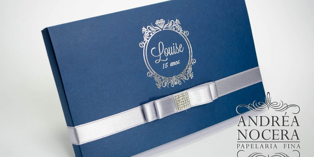 Convite debutante tema paraiso em azul e branco