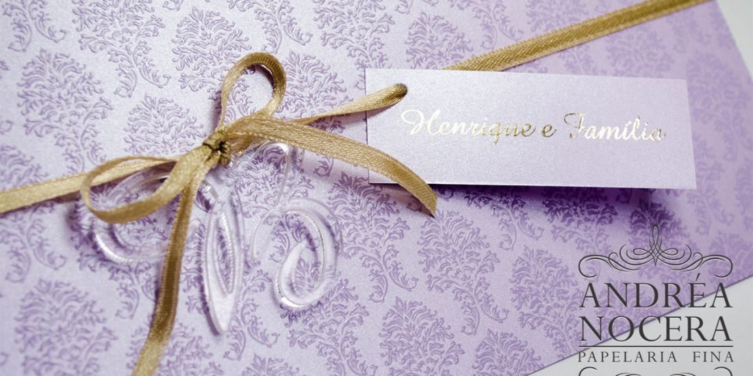 Convite 15 anos Lilás com Inicial com corte a laser