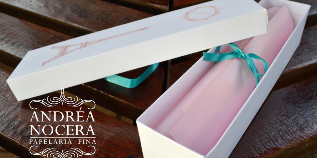 Convite Paris Estilo Pergaminho