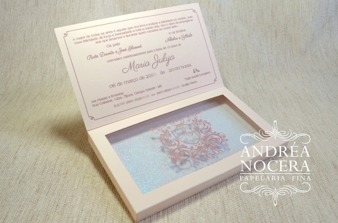 Convites da festa de 15 anos da Maju