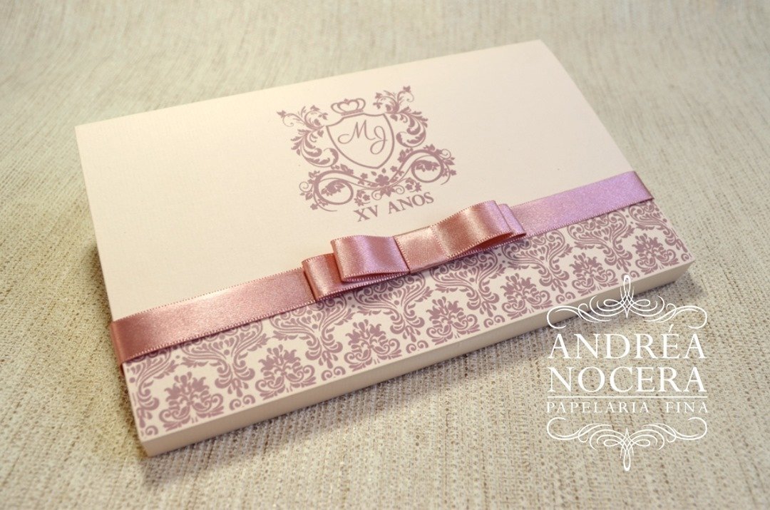 Convites da festa de 15 anos da Maju