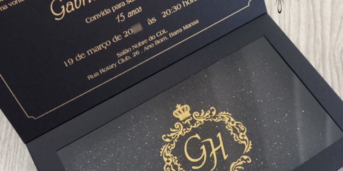 Convite de Debutante Dourado e Preto