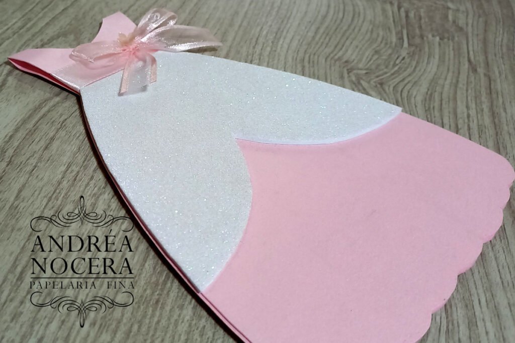 Convite em formato de Vestidinho