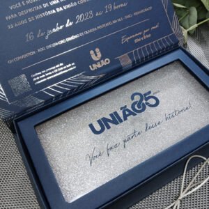 Convite de Caixa Azul com Impressão em Prata – 25 Anos