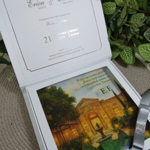 Convite de casamento cartonado com impressão em prata e impressão aquarelada da igreja